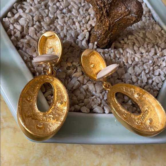 Vintage Paris Essex earring - Picture 4 of 6